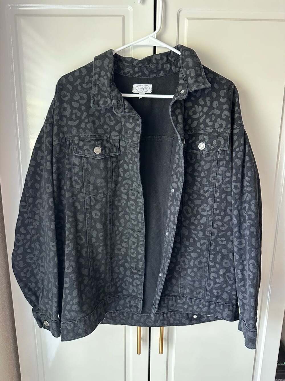 Mud Pie Shaw Boyfriend Jean Jacket Size M Black Leopard Print Denim